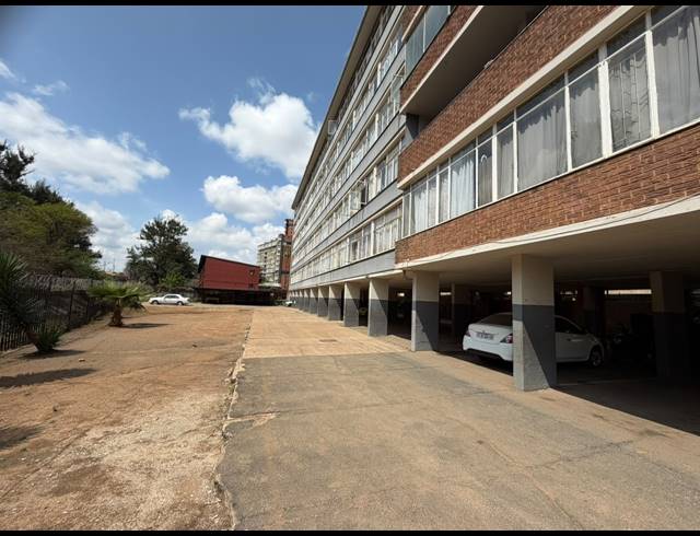 3 BEDROOM APARTMENT FOR SALE IN SUNNYSIDE